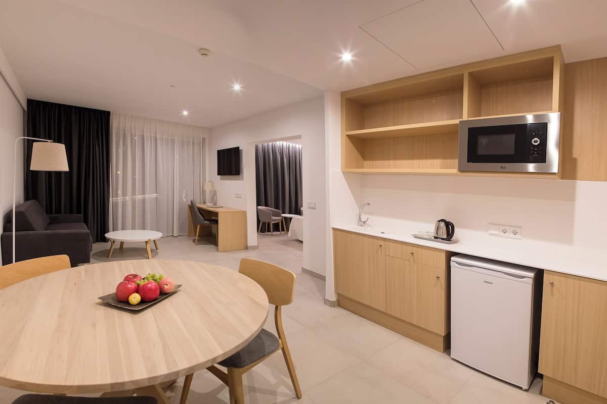 1 bedroom, in-room safe, individually furnished, desk