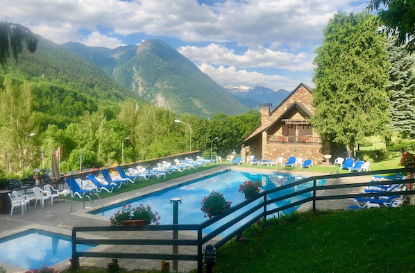 Seasonal outdoor pool