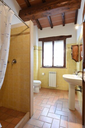 Apartment, 2 Bedrooms (Terrazza) | Bathroom | Shower, free toiletries, hair dryer, bidet