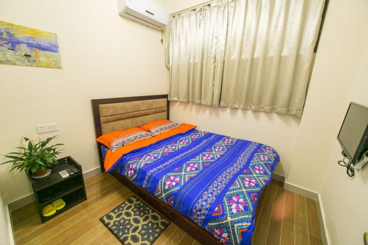 Comfort Double Room, Non Smoking | Blackout drapes, WiFi (free)