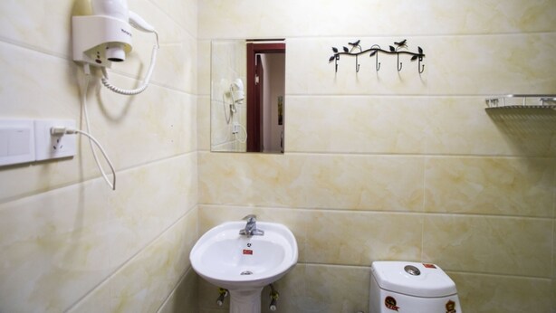 Ducha, secador de pelo, toallas