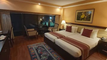 Blackout drapes, free WiFi, bed sheets