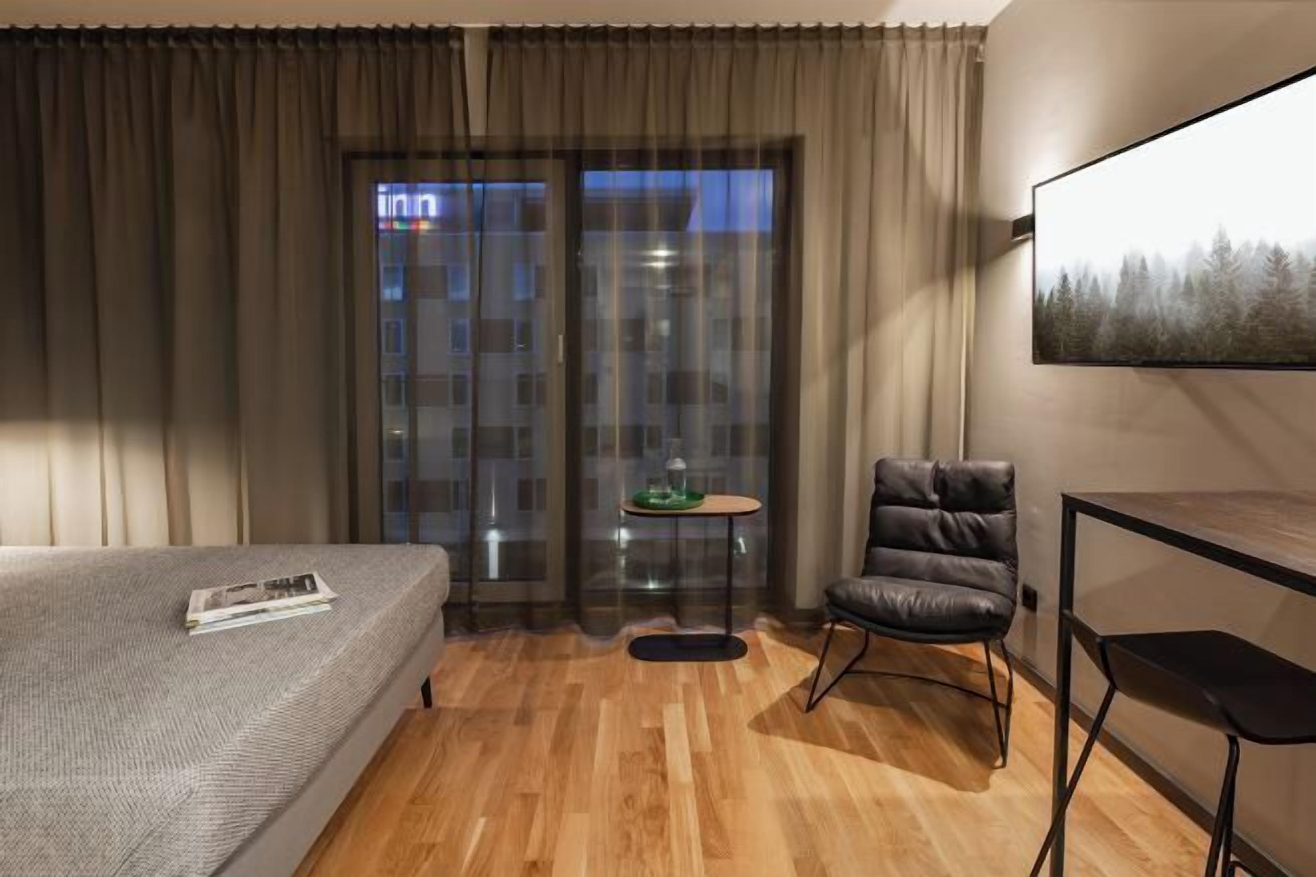 In-room safe, desk, soundproofing, iron/ironing board