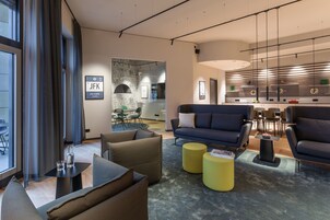 Lobi dinlenme salonu