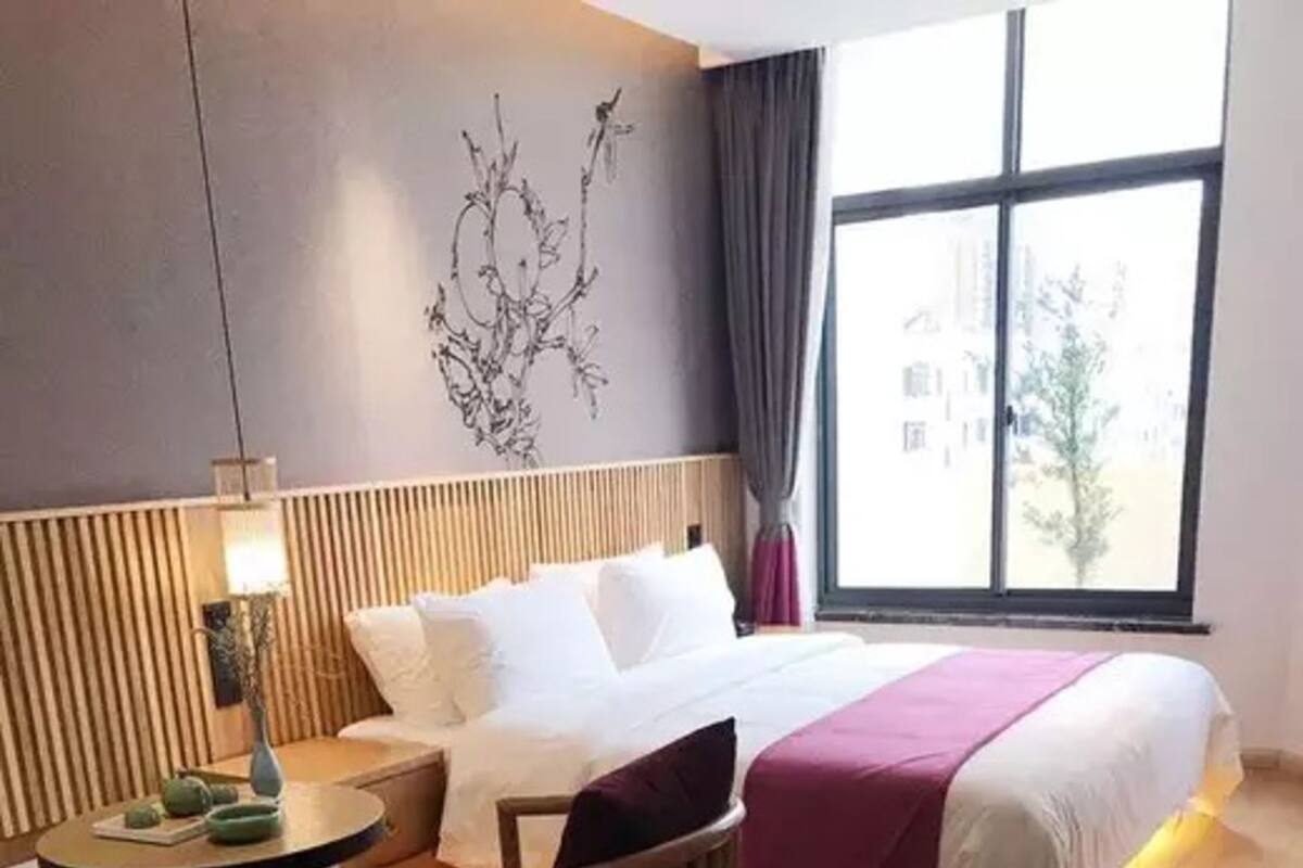 Exclusive Double Room (Mainland China Citizens Only) | Desk, blackout curtains, free WiFi, bed sheets