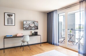 Smart Apartment, 1 Queen Bed, Balcony (Full Kitchen) | In-room safe, laptop workspace, soundproofing, iron/ironing board - ipartment Boeblingen @HOME by Best Western (Boeblingen)