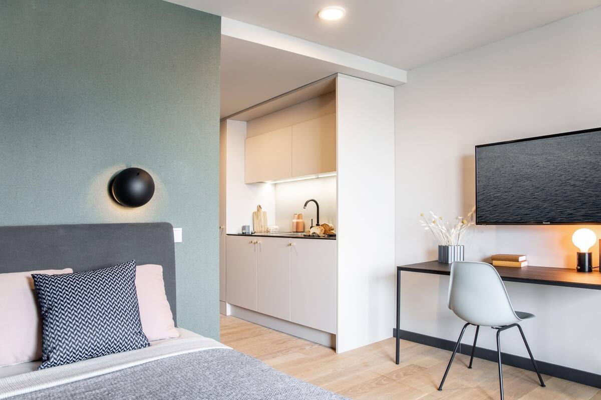 XtraSmart Apartment, 1 Queen Bed, Balcony (Full Kitchen) | セーフティボックス (室内)、ノートパソコン用作業スペース、防音設備、アイロン / アイロン台