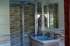Hair dryer, bidet, towels, soap - B&B Acasaconme (Lucito)