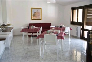 Desayuno buffet incluido todos los días