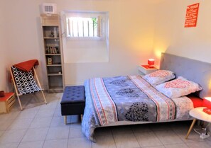 1 bedroom, desk, iron/ironing board, free WiFi