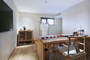 Living area - Qianna Yingtang Hotel (Zhengzhou)