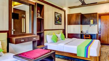 Deluxe-værelse | Skrivebord, strygejern/strygebræt, gratis Wi-Fi, sengetøj