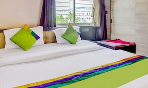 Quarto standard | Escrivaninha, ferros/tábuas de passar roupa, Wi-Fi de cortesia