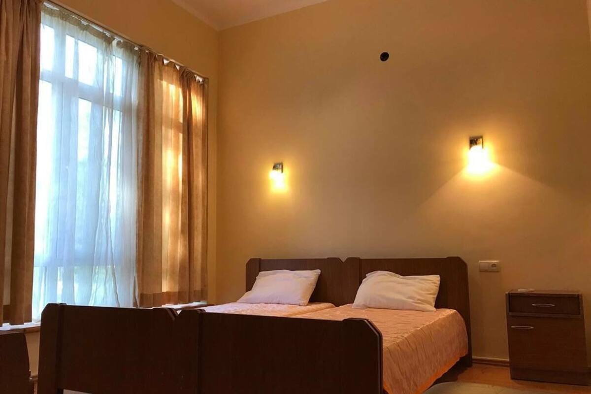 Habitación estándar con 1 cama doble o 2 individuales | Wifi gratis y ropa de cama