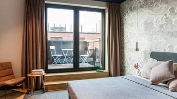 1 bedroom, in-room safe, desk, soundproofing