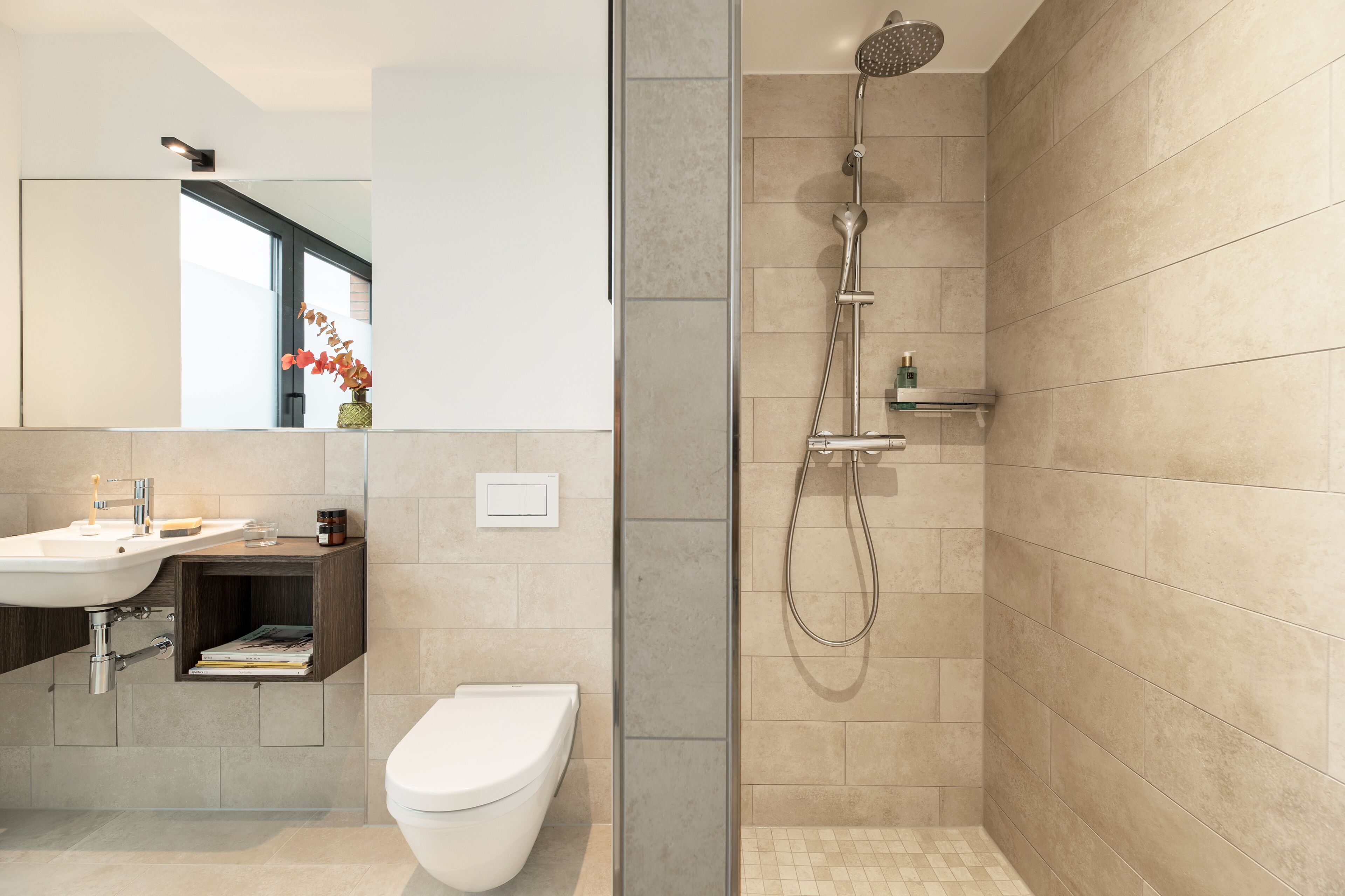 Design-Studio, Terrasse (M) | Badezimmer | Dusche, Handtücher, Seife, Toilettenpapier