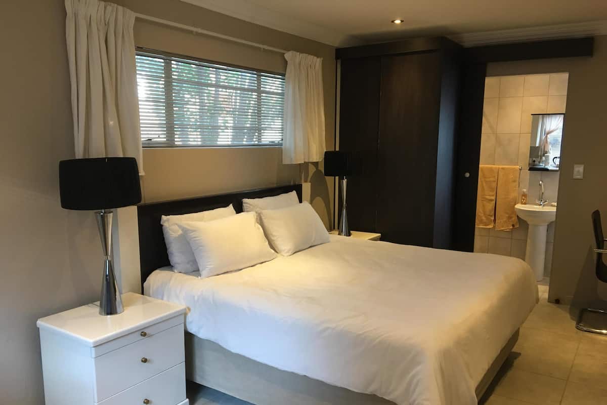 Northwold Suite 3 | ตู้นิรภัยในห้องพัก, เตารีด/โต๊ะรีดผ้า, Wi-Fi ฟรี, ผ้าปูที่นอน