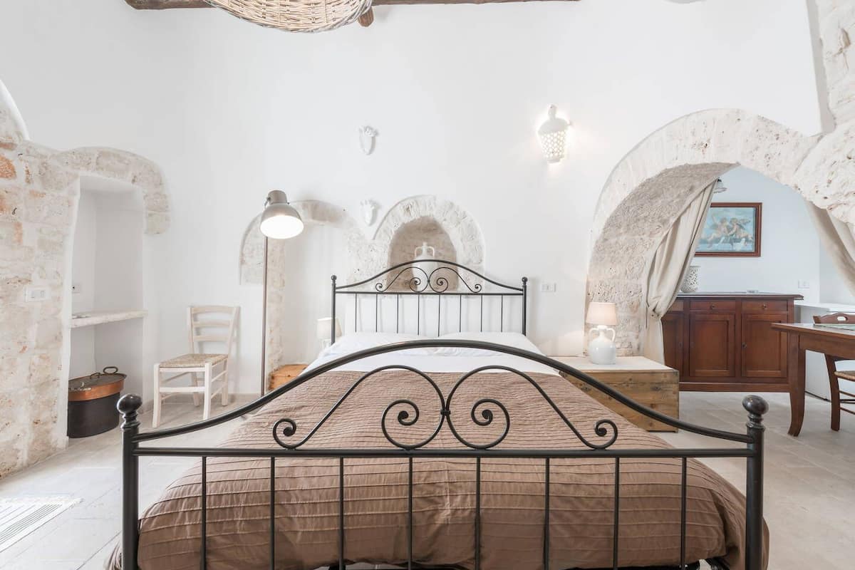 1 habitación, sistema de insonorización, wifi gratis y ropa de cama