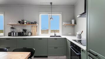 Cabane Majestueuse | Cuisine privée | Réfrigérateur, micro-ondes, four, plaque de cuisson