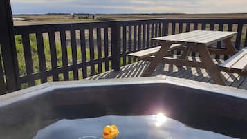 Apartment, 1 Bedroom, Hot Tub | Private spa tub