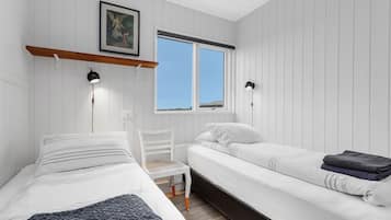 Apartment, 2 Bedrooms, Hot Tub | 1 bedroom, individually furnished, blackout drapes, soundproofing