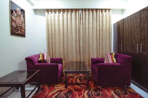 ห้องพรีเมียม | โต๊ะทำงาน, ห้องเก็บเสียง, เตารีด/โต๊ะรีดผ้า, Wi-Fi ฟรี