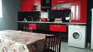 Fridge, microwave, stovetop, cookware/dishes/utensils - Tirkius House (Kobuleti)