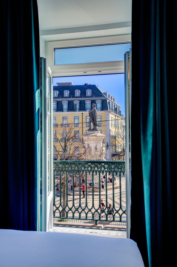 遮光窗帘、隔音、免费 WiFi、床单