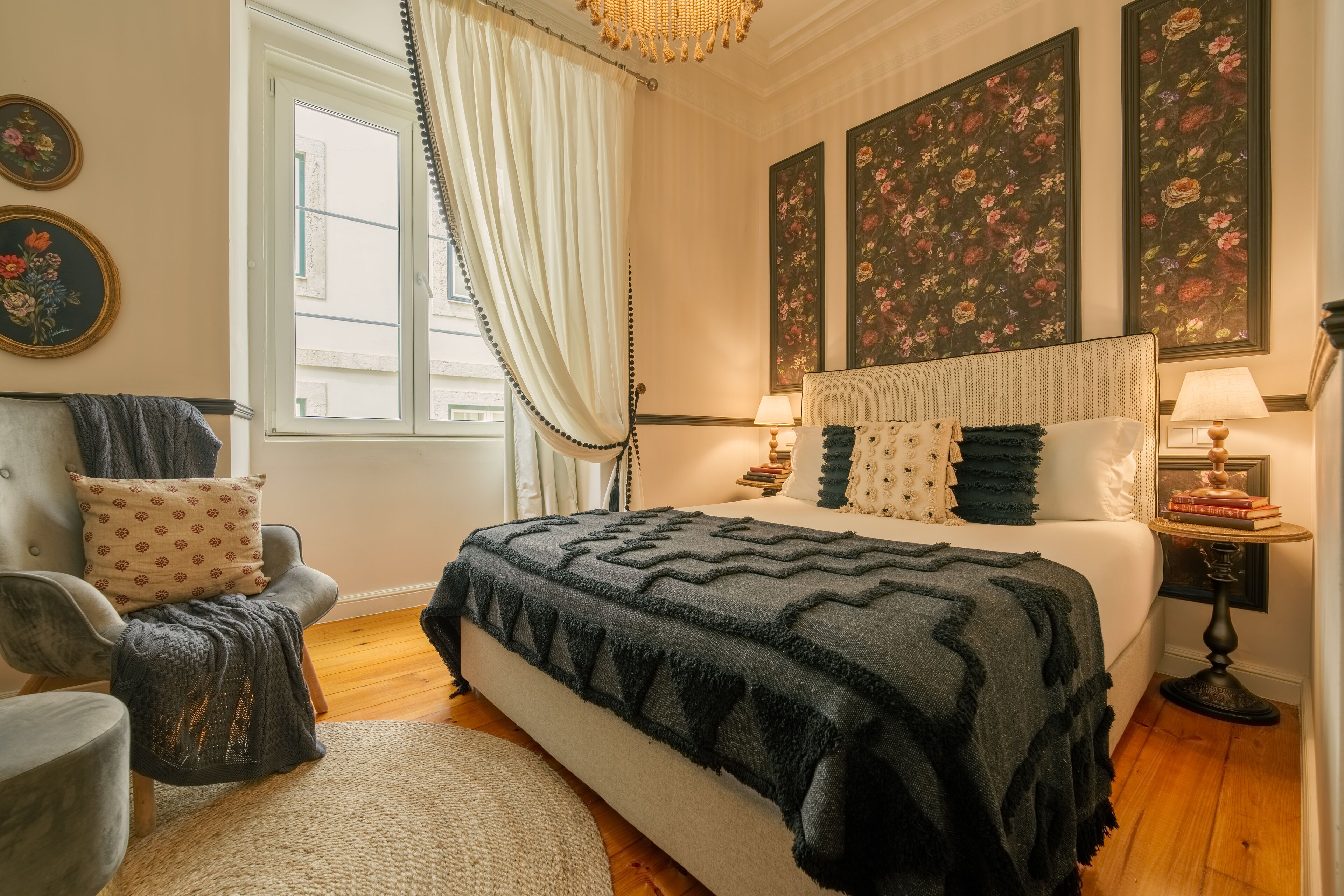 FLORBELA ESPANCA 05 | Cortinas opacas, sistema de insonorización, wifi gratis y ropa de cama