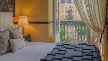 FLORBELA ESPANCA 01 | Blackout curtains, soundproofing, free WiFi, bed sheets