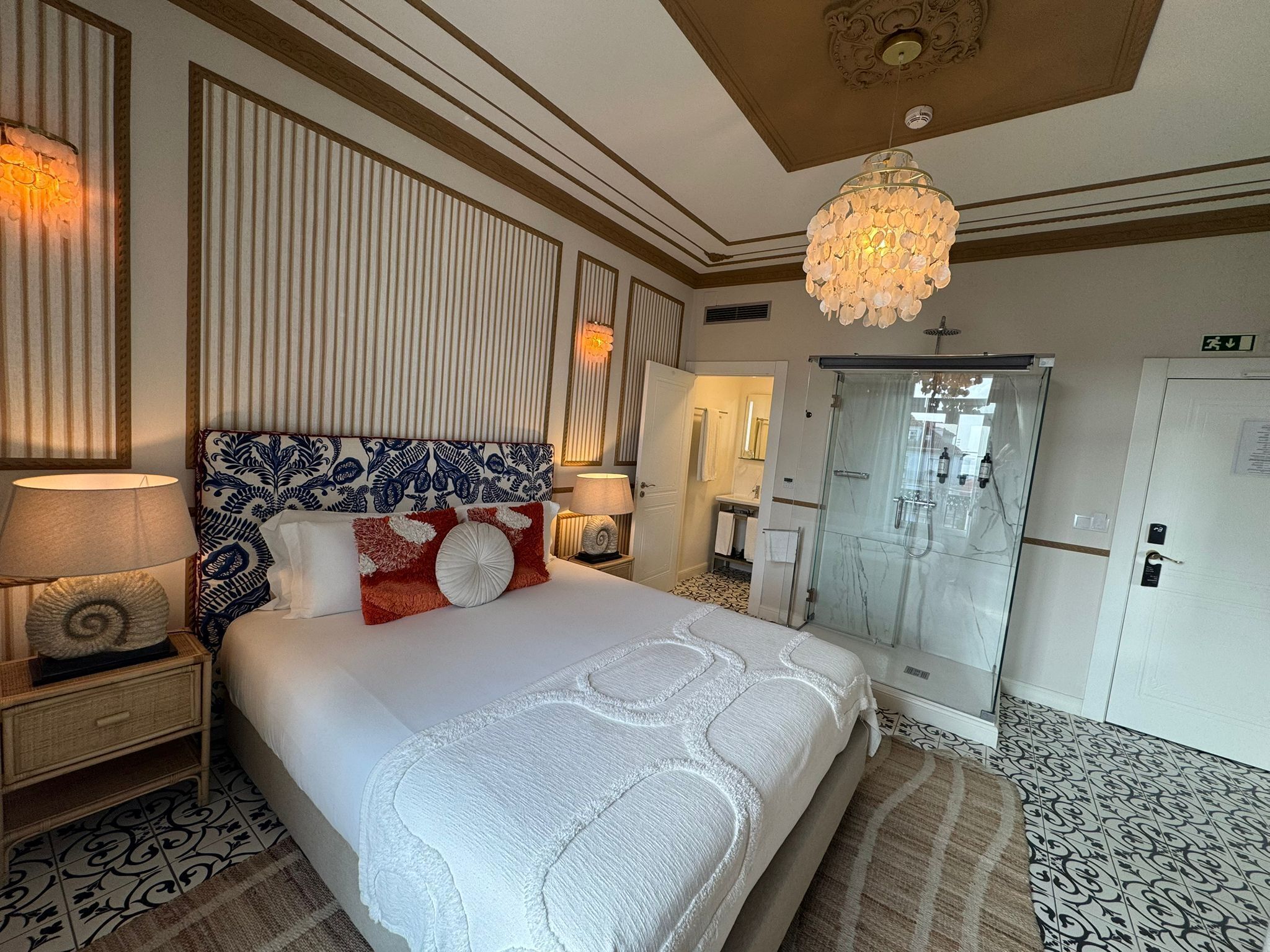 SOPHIA DE MELLO BREYNER 02 | Cortinas opacas, sistema de insonorización, wifi gratis y ropa de cama