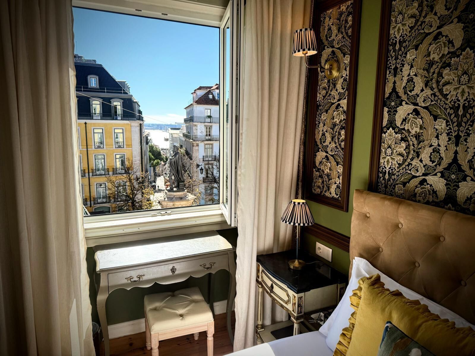 ECA DE QUEIROS 03 | ผ้าม่านกันแสง, ห้องเก็บเสียง, Wi-Fi ฟรี, ผ้าปูที่นอน