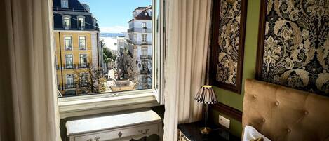 ECA DE QUEIROS 03 | Blendingsgardiner, lydisolert, wi-fi (inkludert) og sengetøy