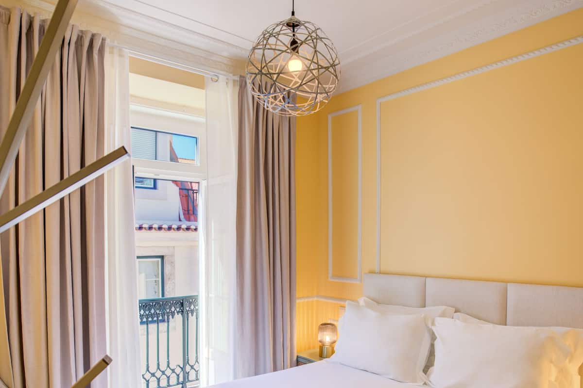 SOPHIA DE MELLO BREYNER 07 | Blackout drapes, soundproofing, free WiFi, bed sheets