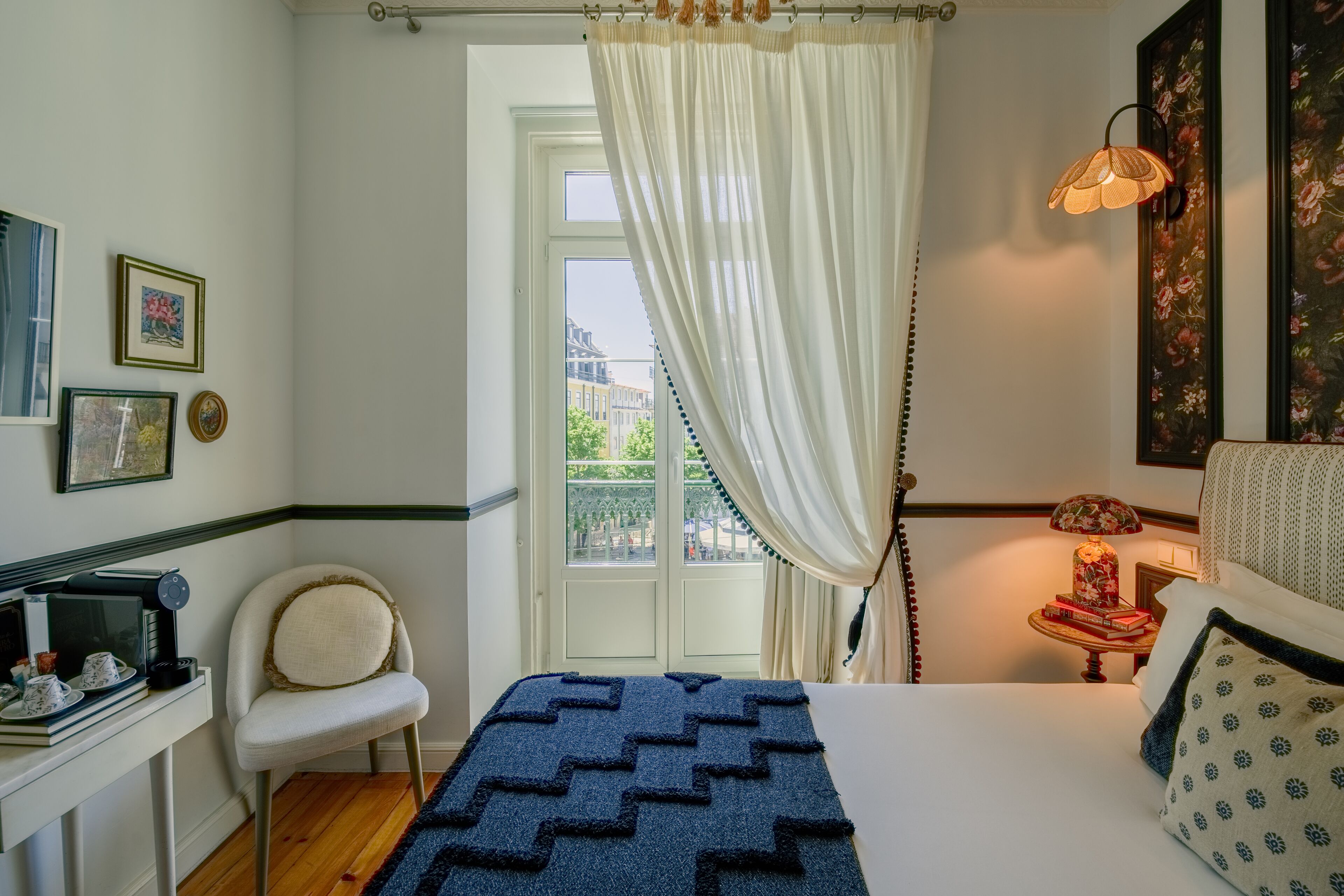 Cortinas blackout, sistema de insonorización y wifi gratis 