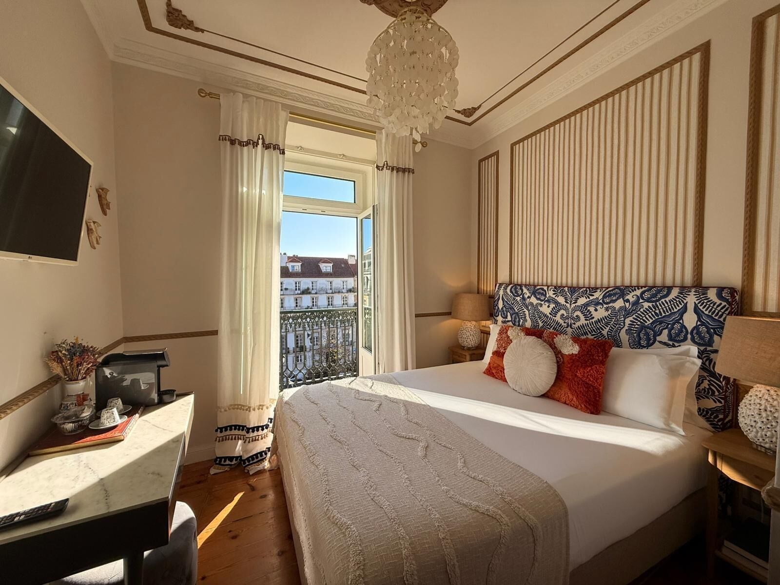 SOPHIA DE MELLO BREYNER 03 | Cortinas opacas, sistema de insonorización, wifi gratis y ropa de cama