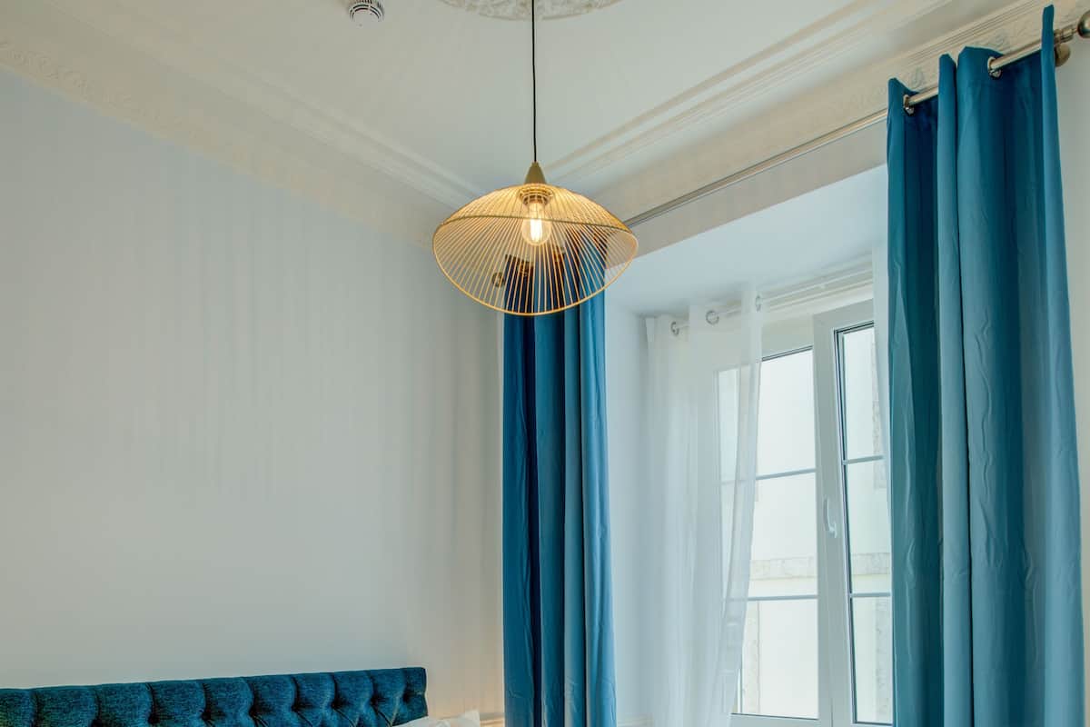 FLORBELA ESPANCA 06 | Blackout drapes, soundproofing, free WiFi, bed sheets