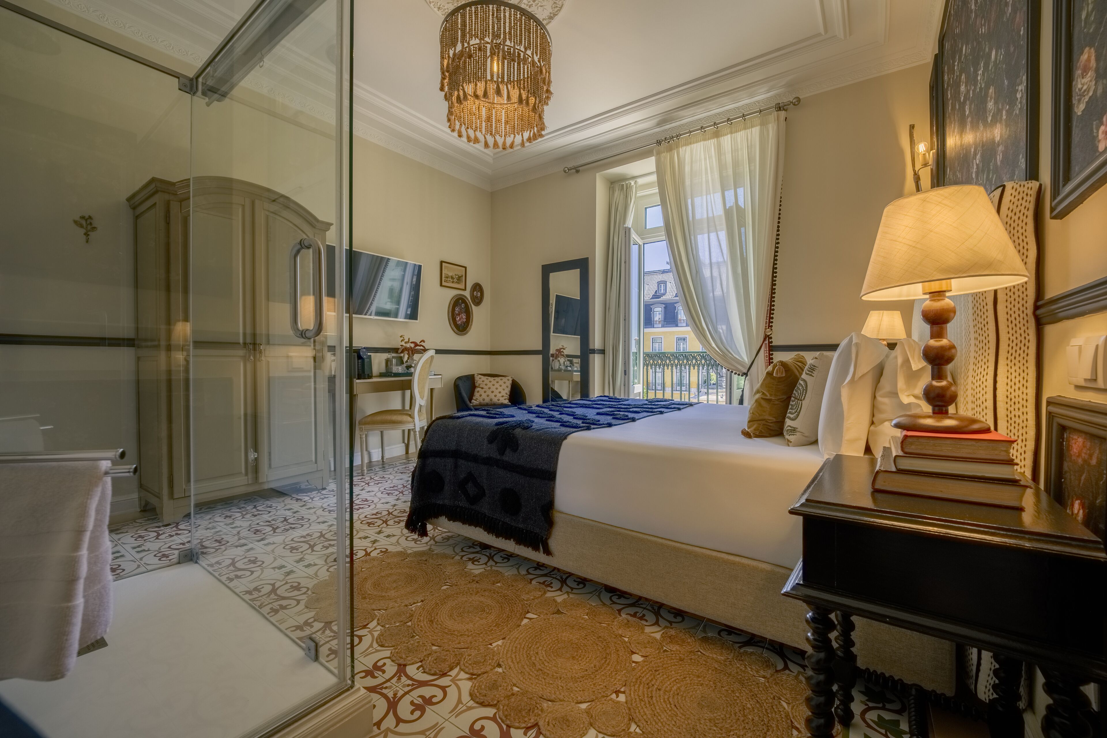 FLORBELA ESPANCA 02 | Banheiro | Chuveiro, toalhas de banho