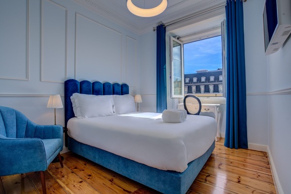 BOCAGE 01 | Blackout drapes, soundproofing, free WiFi, bed sheets