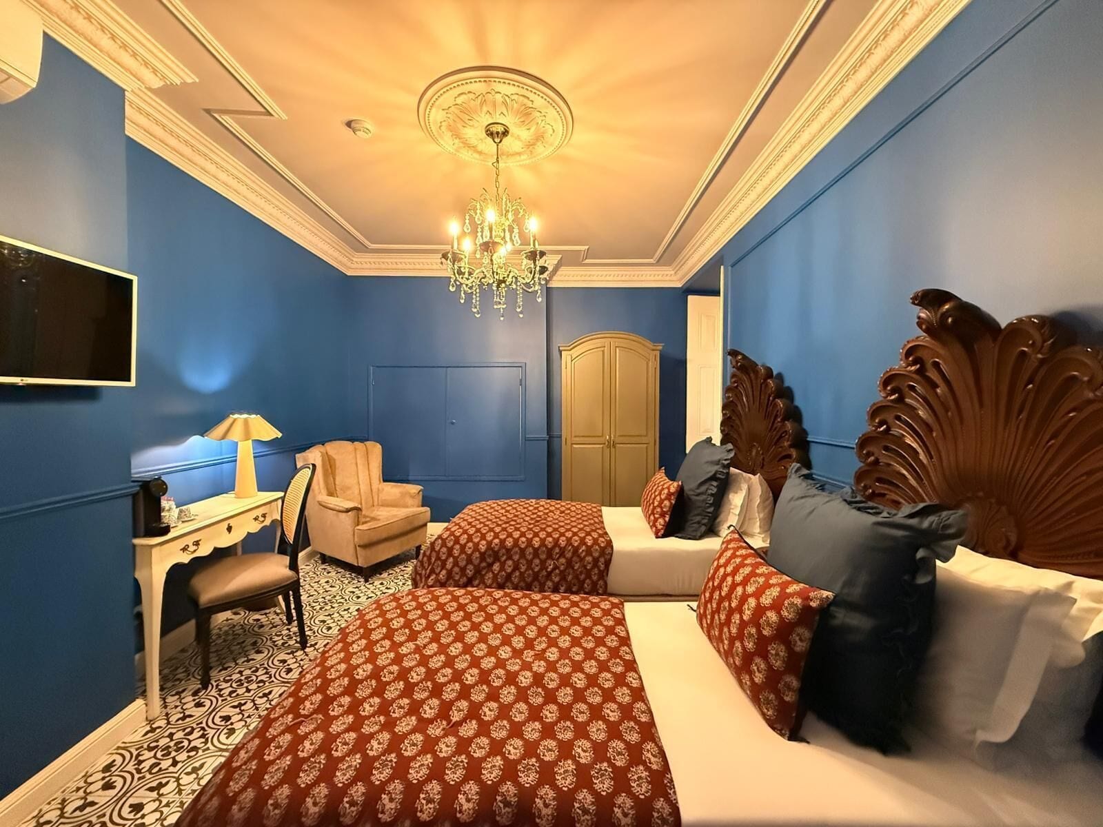 Rideaux occultants, chambres insonorisées, Wi-Fi gratuit, draps fournis