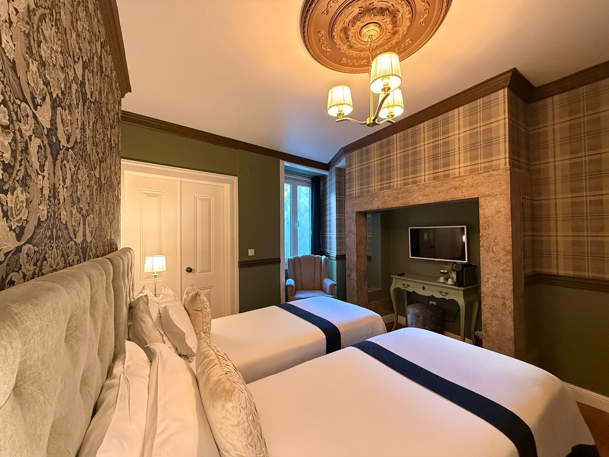 Rideaux occultants, chambres insonorisées, Wi-Fi gratuit, draps fournis