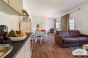 Family Studio Suite | Living area