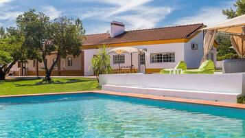 Piscina externa sazonal