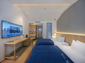 Classic Twin Room, Non Smoking (Mainland China Citizens Only) | Desk, blackout drapes, free WiFi, bed sheets - Qianna Hotel Erqi Plaza (Zhengzhou)