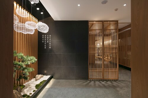 Qianna Hotel Erqi Plaza