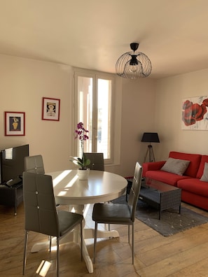 Apartment (Petit Vapeur) | Room amenity - Hotel Restaurant du Port (Meze)