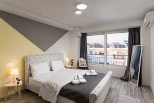 Escrivaninha, quartos à prova de som, ferros/tábuas de passar roupa