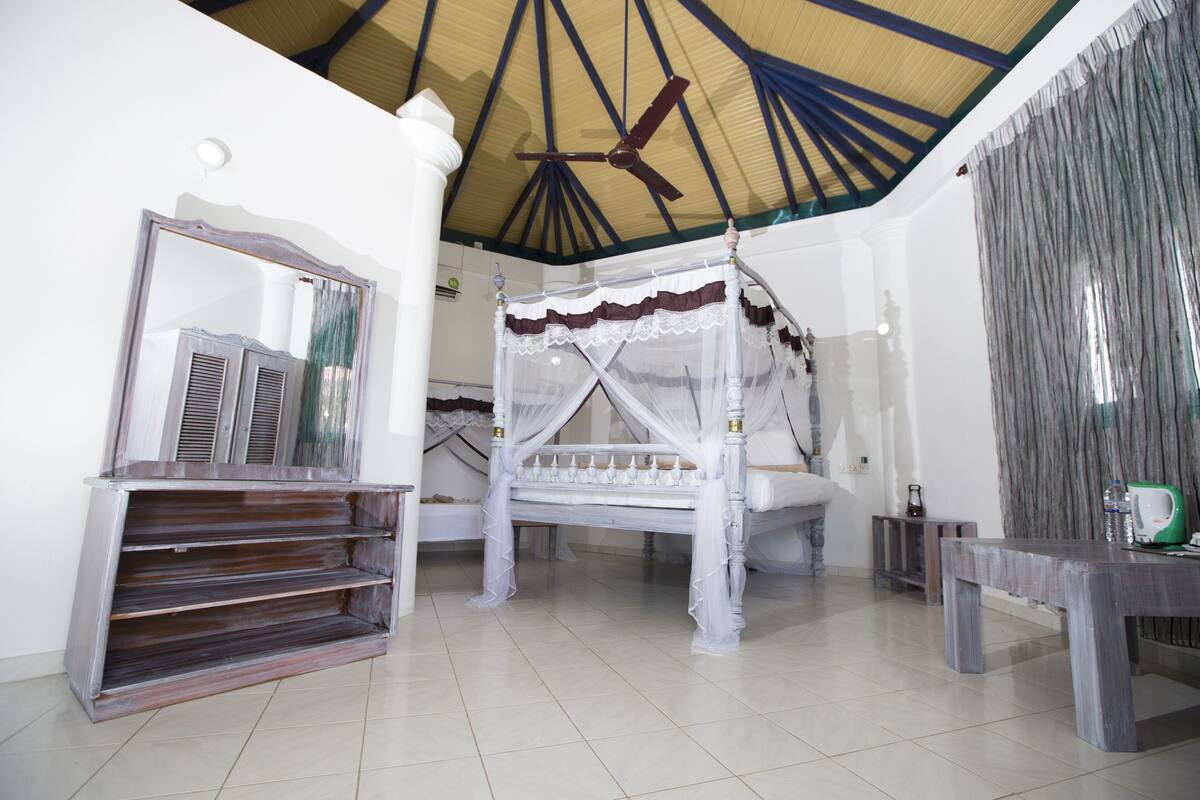 Standard Double Room | In-room safe, desk, cribs (free), WiFi (free)
