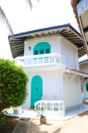 خزنة داخل الغرفة وطراز فريد لكل وحدة ومكتب وأسرّة أطفال/رضّع (مجانًا)