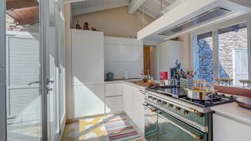 Kühlschrank, Ofen, Herdplatte, Geschirrspüler